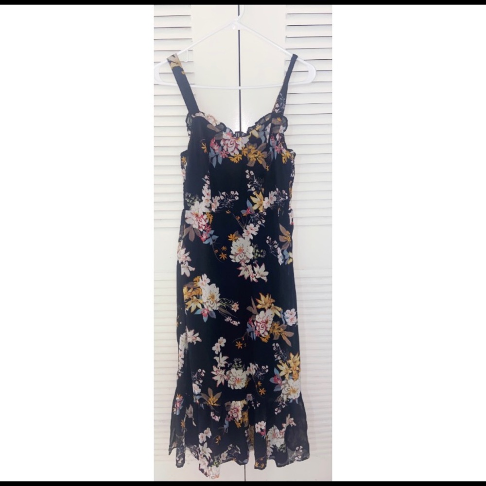 Floral print midi dress from Discovery.